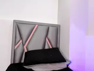 Felicity-1's Live Sex Cam Show