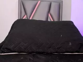 Felicity-1's Live Sex Cam Show