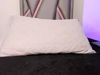 Felicity-1's Live Sex Cam Show