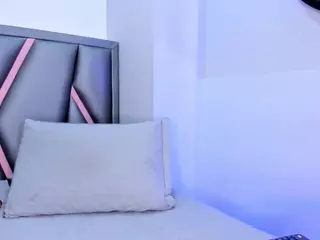 Felicity-1's Live Sex Cam Show