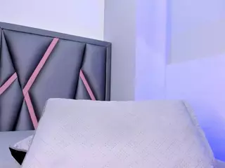 Felicity-1's Live Sex Cam Show