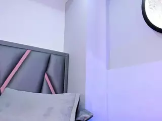 Felicity-1's Live Sex Cam Show