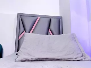 Felicity-1's Live Sex Cam Show