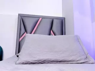 Felicity-1's Live Sex Cam Show
