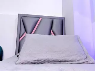 Felicity-1's Live Sex Cam Show