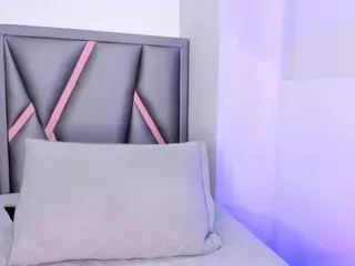 Felicity-1's Live Sex Cam Show