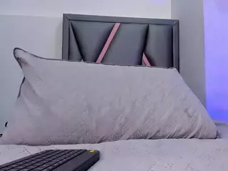 Felicity-1's Live Sex Cam Show