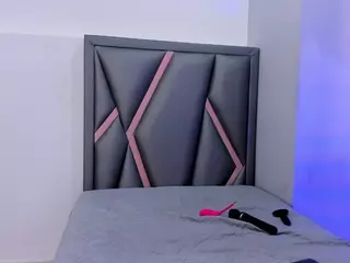 Felicity-1's Live Sex Cam Show