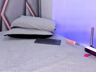 Felicity-1's Live Sex Cam Show