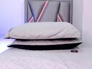 Felicity-1's Live Sex Cam Show