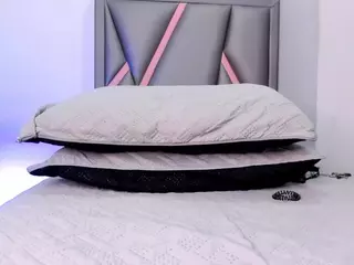 Felicity-1's Live Sex Cam Show