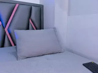 Felicity-1's Live Sex Cam Show