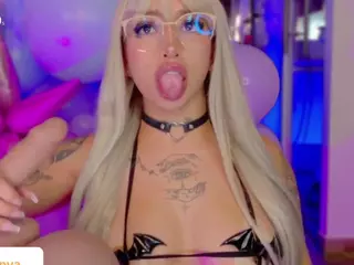 KaoriAnya1's Live Sex Cam Show