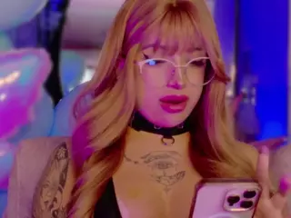 KaoriAnya1's Live Sex Cam Show