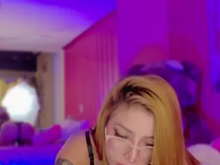 KaoriAnya1's Live Sex Cam Show