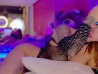 KaoriAnya1's Live Sex Cam Show