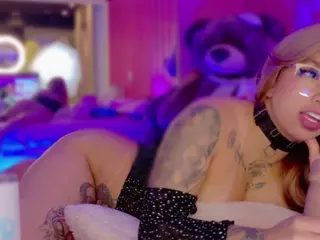 KaoriAnya1's Live Sex Cam Show