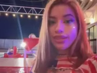 KaoriAnya1's Live Sex Cam Show