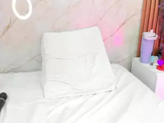 Rossi-purple's Live Sex Cam Show