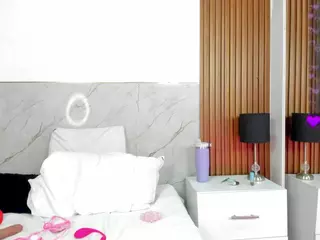 Rossi-purple's Live Sex Cam Show