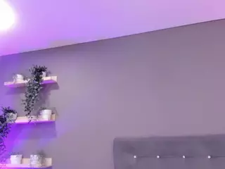SARAH REYES's Live Sex Cam Show