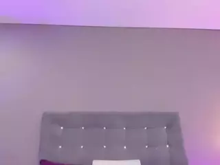 SARAH REYES's Live Sex Cam Show