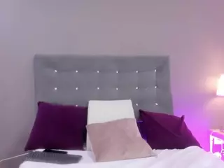 SARAH REYES's Live Sex Cam Show