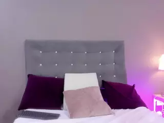 SARAH REYES's Live Sex Cam Show
