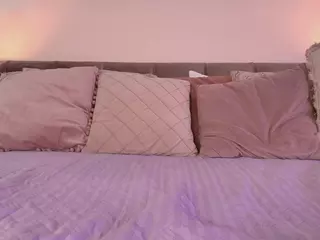 KellyBigpussylips's Live Sex Cam Show