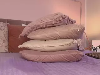 KellyBigpussylips's Live Sex Cam Show