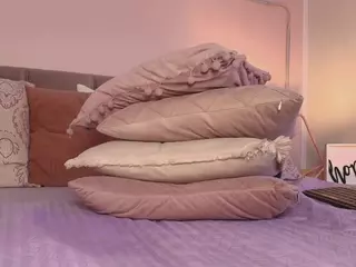KellyBigpussylips's Live Sex Cam Show