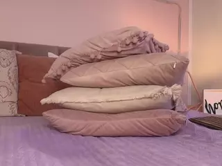 KellyBigpussylips's Live Sex Cam Show
