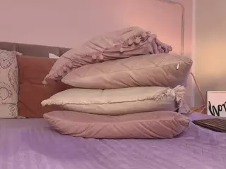 KellyBigpussylips's Live Sex Cam Show