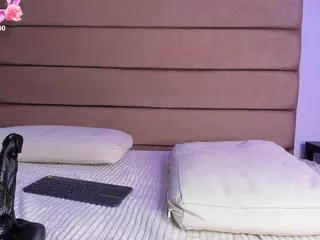 Sally-Rosses's Live Sex Cam Show