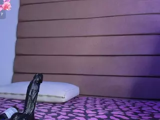 Sally-Rosses's Live Sex Cam Show