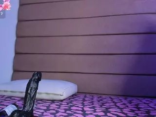 Sally-Rosses's Live Sex Cam Show