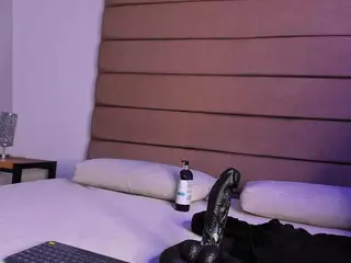 Sally-Rosses's Live Sex Cam Show