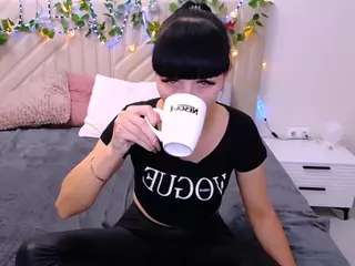 Marienna-Blue's Live Sex Cam Show