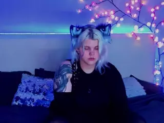 JoannLowe's Live Sex Cam Show