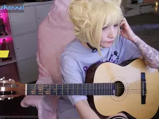 yourcutewaifu's Live Sex Cam Show