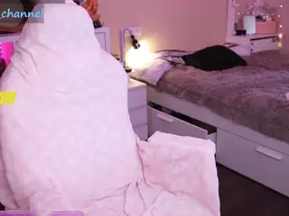 yourcutewaifu's Live Sex Cam Show