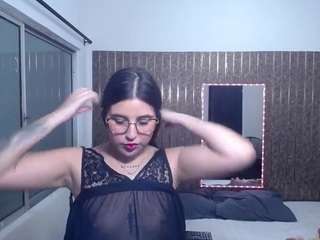 Live cam show with CherryLips