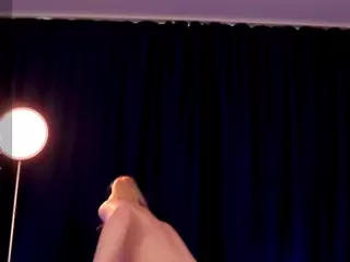 Lusty-Freya's Live Sex Cam Show