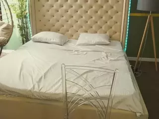 MilaMoonn's Live Sex Cam Show