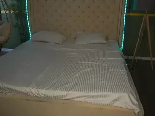 MilaMoonn's Live Sex Cam Show
