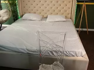 MilaMoonn's Live Sex Cam Show