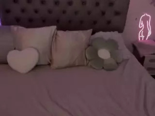 xlau123x's Live Sex Cam Show