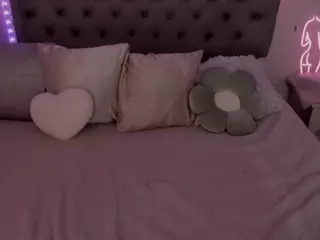 xlau123x's Live Sex Cam Show