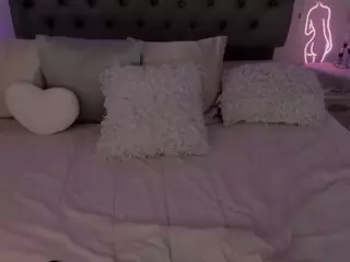 xlau123x's Live Sex Cam Show