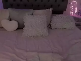 xlau123x's Live Sex Cam Show